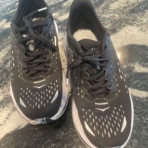Women’s Hoka Kawana- NOT FOR SALE/Holding